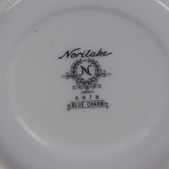 Noritake Blue Charm Flowers Platinum Saucers 4-Set - Picture 5 of 8
